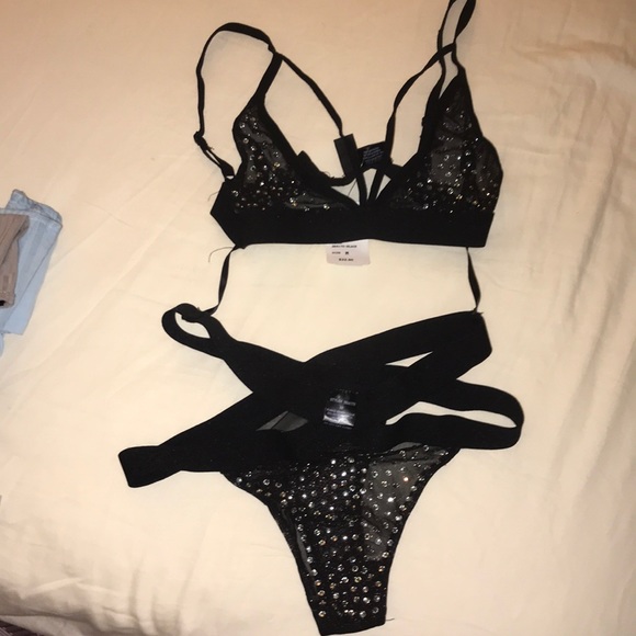 size smalls/pants size 24 Pacsun, tags still some. - Picture 3 of 8